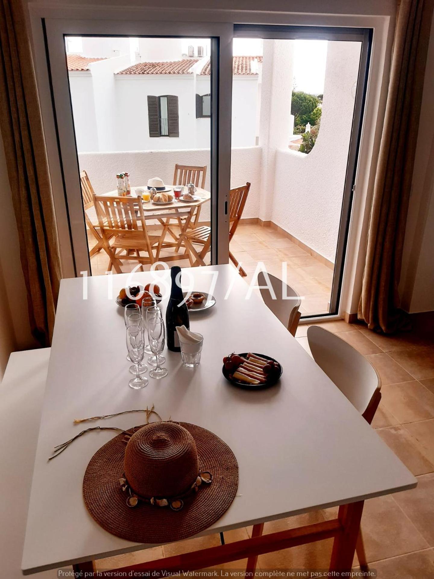 Beach Apartment Terrace ヴィラモウラ エクステリア 写真